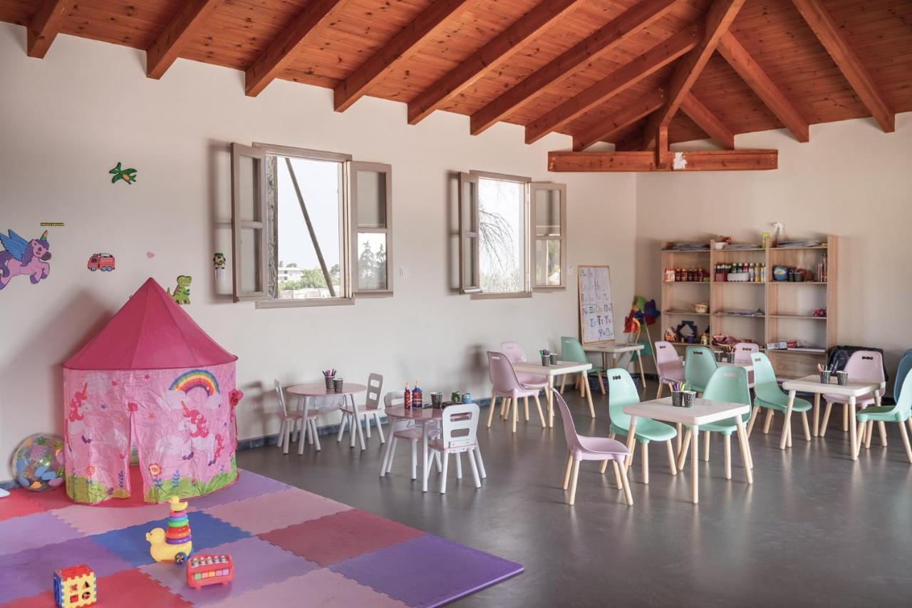 Helea Lifestyle Beach Resort Kallithéa Dış mekan fotoğraf A classroom at the school